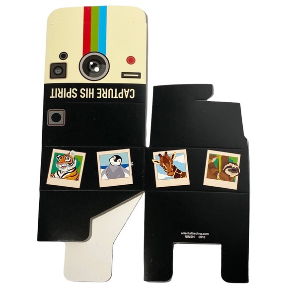 Treat Boxes 12ct Wild Encounters Instant Camera Candy - Picture 4 of 6